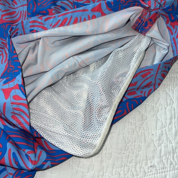 Vineyard Vines Swim Trunks Mens Large Pink Blue Fish Reef Lined Beach - Picture 7 of 7